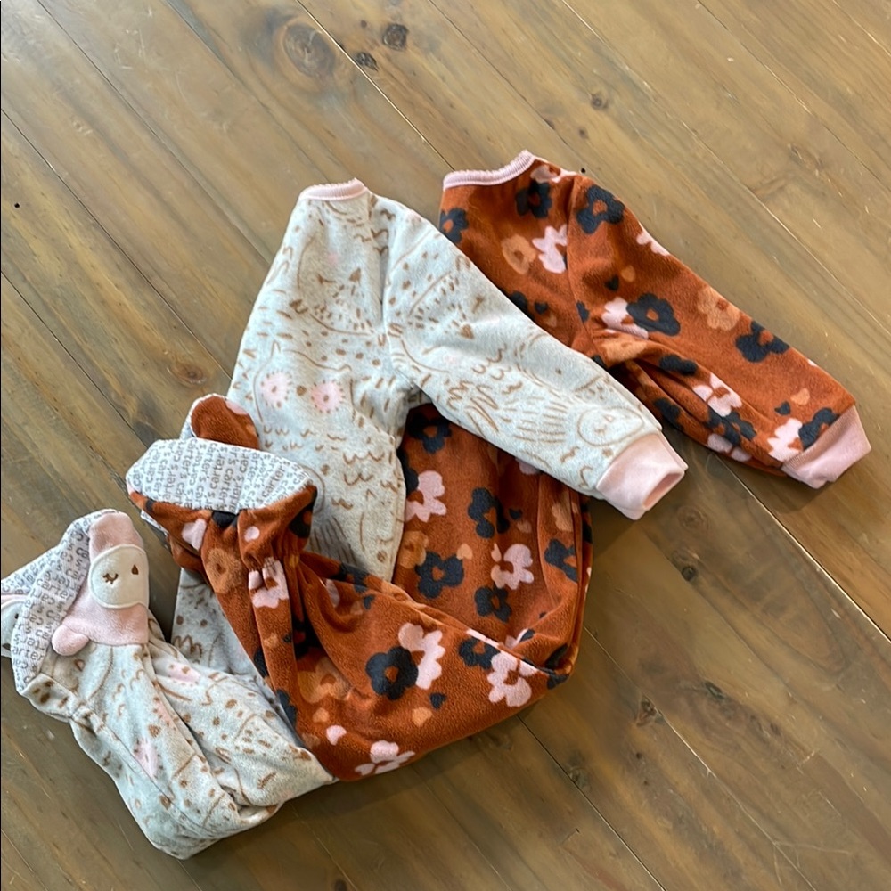 🌷5/$20🌷 Carter’s Footed Pajamas 2 set